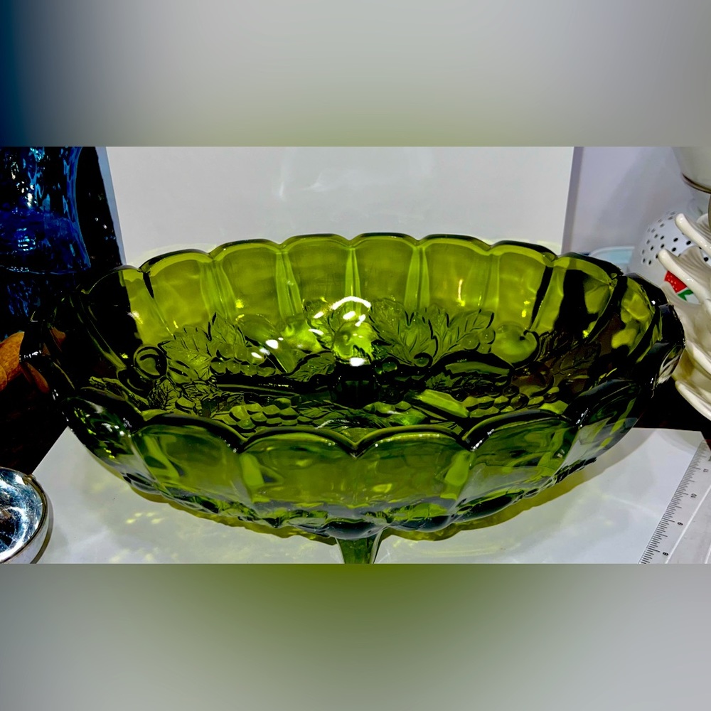 Vtg Indiana Emerald Green Harvest Grape Footed Oval Fruit/Console Bowl-heavy